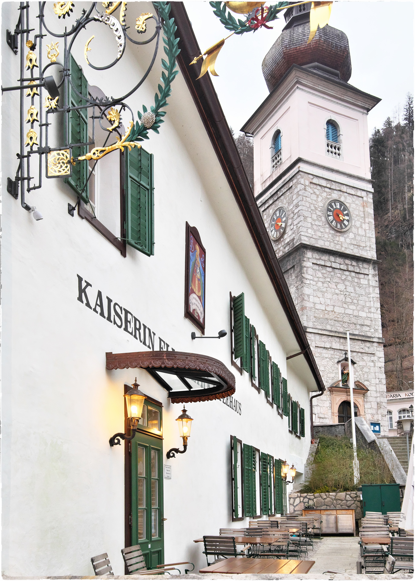 Fassade mit Wandbildern von Moritz von Schwind